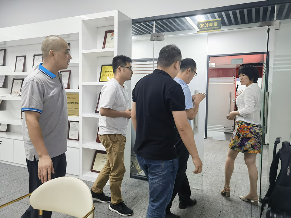 久信達歡迎添可智能看廠，為您帶來環保包裝解決方案(圖2)